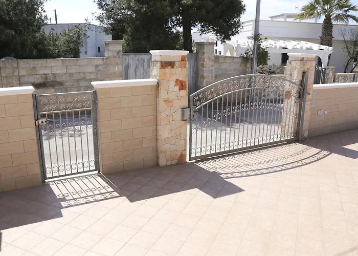 بيت للعطل Francesca Con Ampio Giardino توري سان جيوفاني أوغينتو